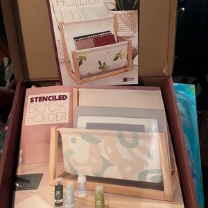 Kiwi Co Stenciled Book Holder DIY